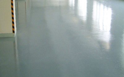 ERRORES COMUNES EN LA INSTALACIÓN DE PISOS EPÓXICOS SOBRE CONCRETO.